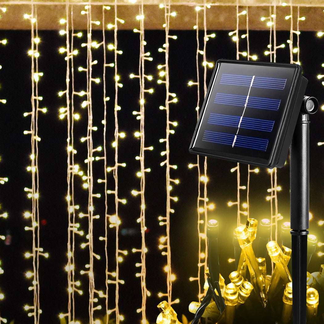 emitto-30m-300led-string-solar-powered-1973193617120038918